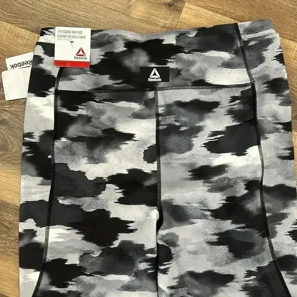 Reebok 7/8 High Rise Black/Gray/White Leggings Size XL NWT Moisture Management - Picture 13 of 13